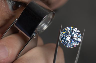 5 طرق مضمونة للتمييز بين الماس الأصلي والمزيّف