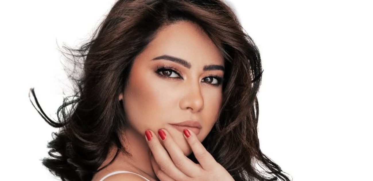 شيرين عبد الوهاب تتجاهل أزمة صحة والدتها والجمهور يتفاعل